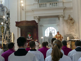 Diakonenweihe im Fuldaer Dom (Foto: Karl-Franz Thiede)